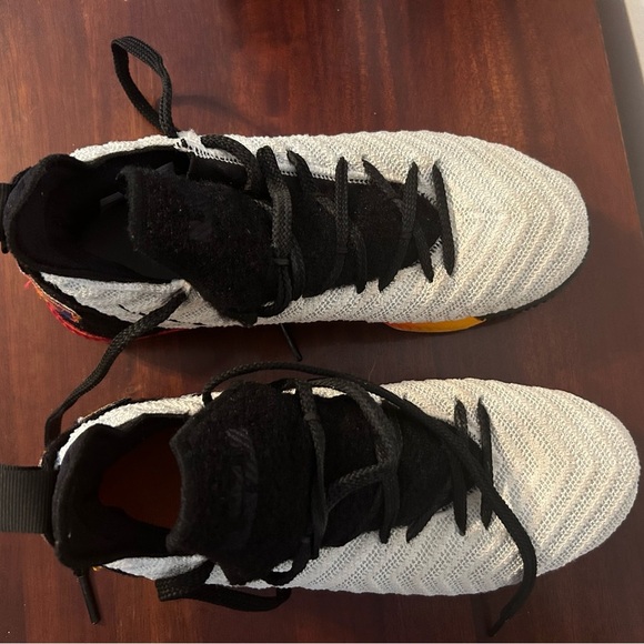 Nike LeBron 16 GS ‘Space Travel’ - Picture 5 of 9